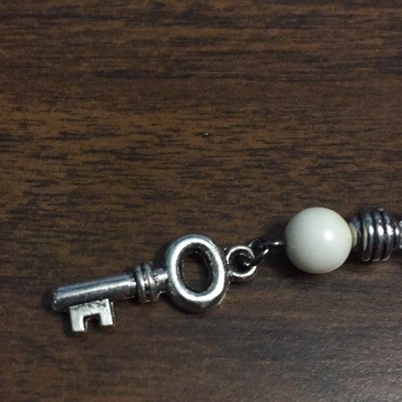 Key Earrings - Picture 7 of 8